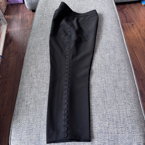 Kate Spade Black Cigarette Dress Pants Floral Detail Lace Trim Women’s Sz 10 NWT - Picture 8 of 10